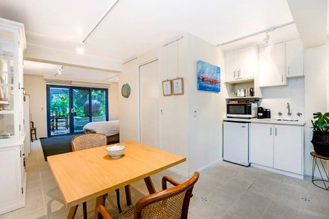 The Waterfront Apartment - C Tourism 8