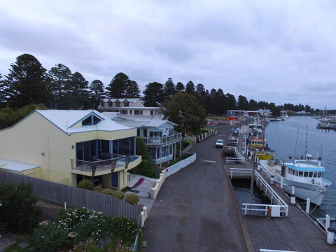 The Waterfront Apartment - C Tourism 2