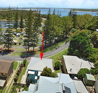 The Blue House - flat walk to river and beach - C Tourism
