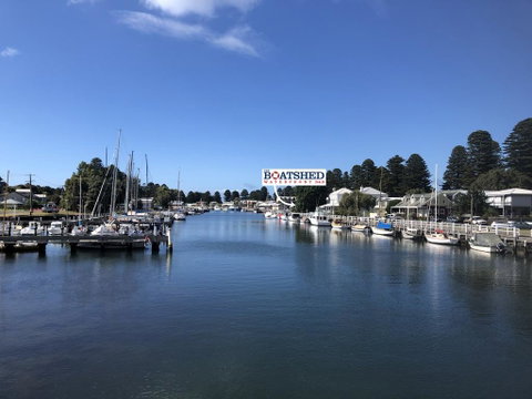 The Boatshed Waterfront B&b - C Tourism 2