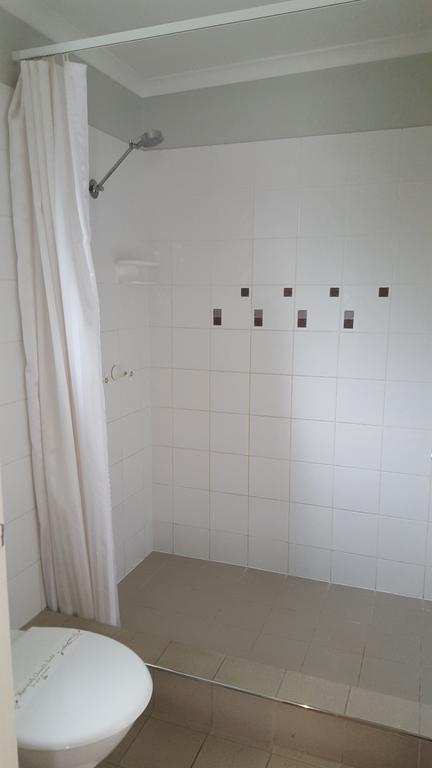 The Commercial Hotel Motel - C Tourism 3