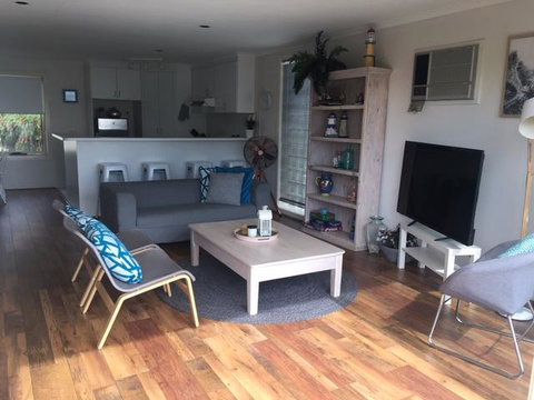 The Esplanade Holiday Home - C Tourism 3