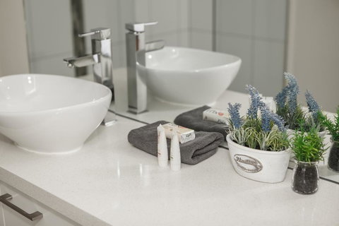 The Jetty Apartment By Ready Set Host - C Tourism 2