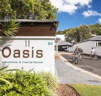 The Oasis Apartments and Treetop Houses - C Tourism
