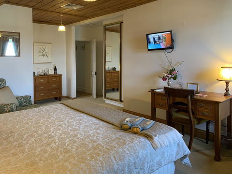 The Racecourse Inn - C Tourism 1
