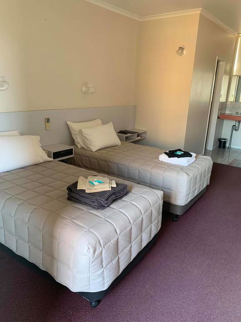 The Royal Motel - C Tourism 1