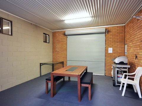 The Studio On The Lake @ Fishing Point, Lake Macquarie - Honestly Put The Line In And Catch Fish - C Tourism 2