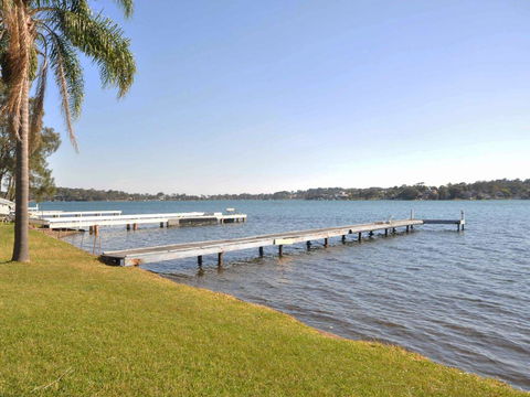 The Studio On The Lake @ Fishing Point, Lake Macquarie - Honestly Put The Line In And Catch Fish - C Tourism 0