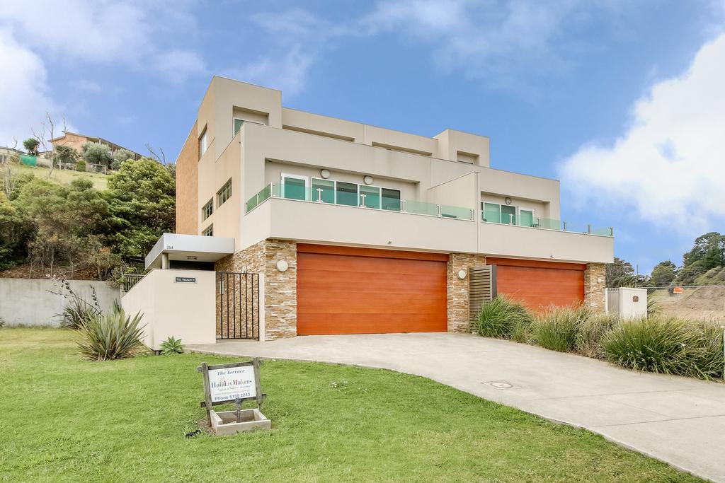 Lakes Entrance VIC C Tourism