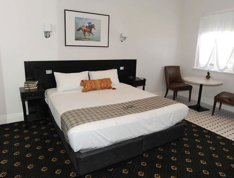 The Yarrawonga Hotel - C Tourism 0