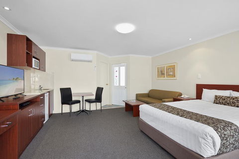 Thunderbird Motel Yass - C Tourism 1