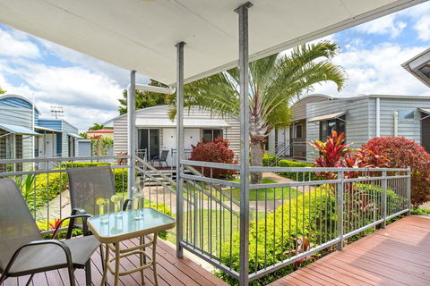 Tin Can Bay's Sleepy Lagoon Motel - C Tourism 0
