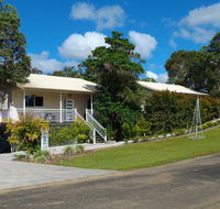 Tinaroo Sunset Retreat - C Tourism