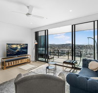 Top Floor 3 Bed Apartment with Million Dollar Views - C Tourism