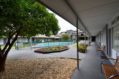 Townhouse Motel Cowra - C Tourism 3