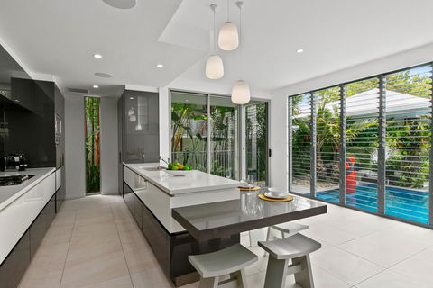 Tranquil Waters: Luxury Retreat In Oceans Edge - C Tourism 3