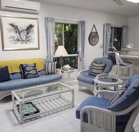 Trinity Beach POOLSIDE Apartment - C Tourism