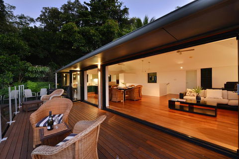 Trinity Beach Hideaway - C Tourism 3