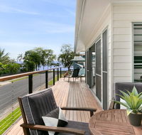 Tropical Beachside Oasis in Clifton Beach - C Tourism