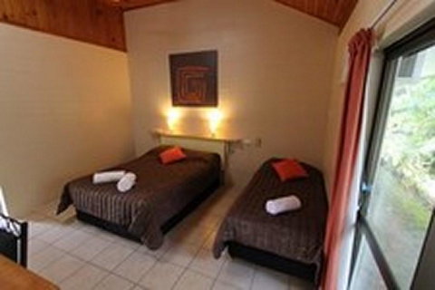 Tully Motel - C Tourism 2