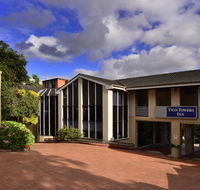 Twin Towers Inn - C Tourism