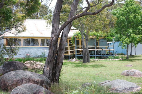 Twisted Gum Vineyard Cottage - C Tourism 0