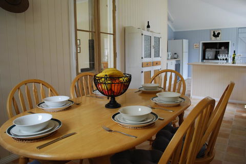 Twisted Gum Vineyard Cottage - C Tourism 3