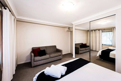 Two Bedroom Apt Next To Perth CBD With Parking. - C Tourism 3