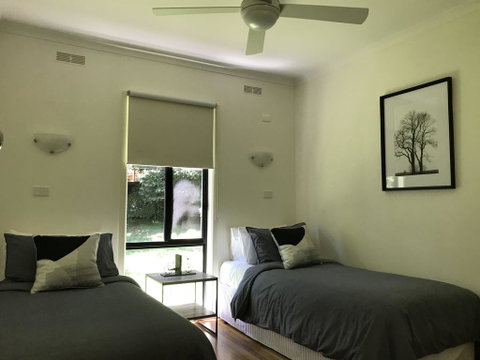 Tyntynder Garden Cottage 4 - C Tourism 1