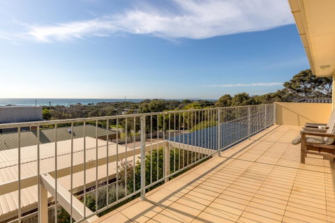 Tyrone Beach Retreat, VIEWS - C Tourism 0