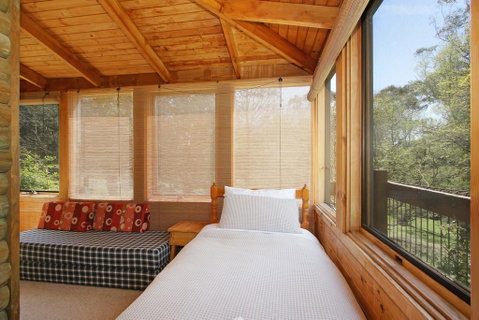 Until - Country Garden Setting - C Tourism 2