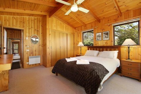 Until - Country Garden Setting - C Tourism 0