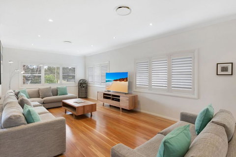 Unwined - C Tourism 1