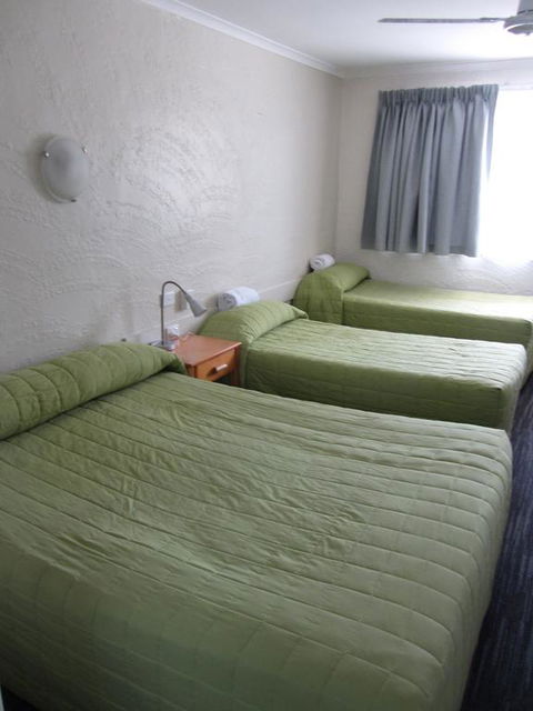 Urangan Motor Inn - C Tourism 3