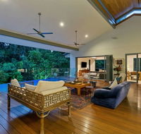 Veldree Palm Cove Rainforest ViewsPrivacyClose to the Beach and Restaurants - C Tourism