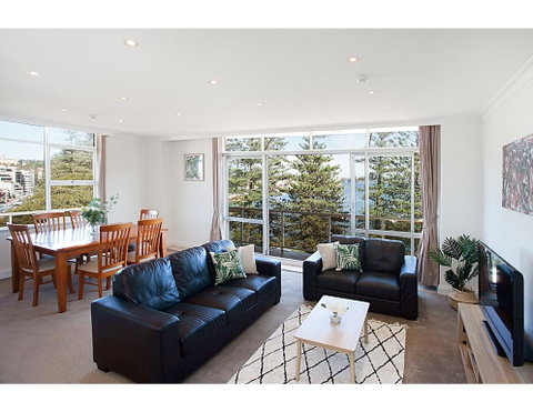 View Of Manly Pines And Waves From Large Apartment - C Tourism 0
