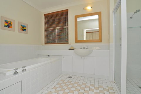 Villa Spa Executive 1br Champagne Resort Condo Located Within Cypress Lakes Resort (nothing Is More Central) - C Tourism 2