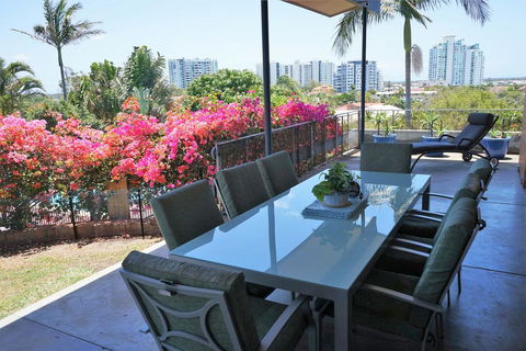 Villa With Views & Pool - C Tourism 2