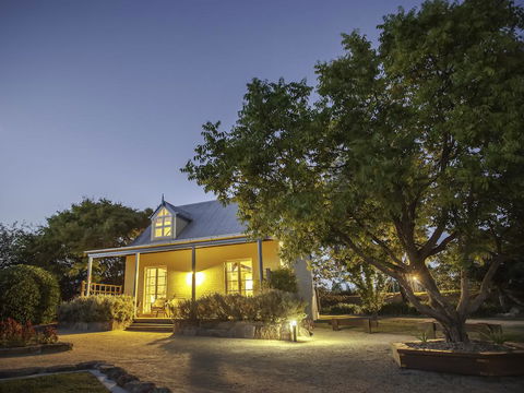 Vineyard Cottages - C Tourism 0