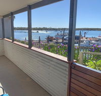 Walshys Shack - C Tourism