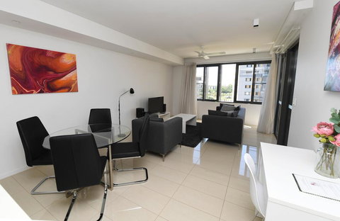 WATERFRONT DARWIN TROPICAL DELIGHT - C Tourism 1