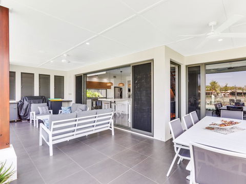 WATERFRONT HOME BORDERING MOOLOOLABA - C Tourism 2