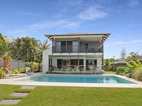WATERFRONT HOME BORDERING MOOLOOLABA - C Tourism 0