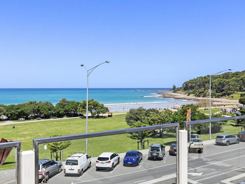 WATERFRONT SEVEN - In The Heart Of Lorne - C Tourism 2
