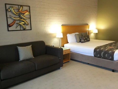 Blazing Stump Motel & Suites - C Tourism 13