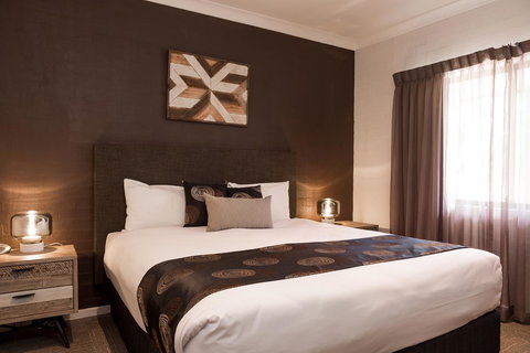 Blazing Stump Motel & Suites - C Tourism 11