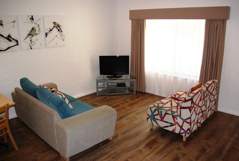 Blazing Stump Motel & Suites - C Tourism 29