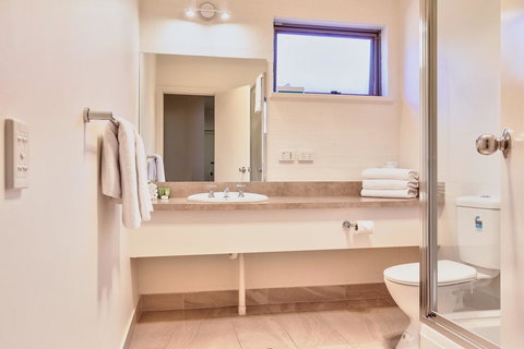 Blazing Stump Motel & Suites - C Tourism 5