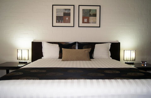 Blazing Stump Motel & Suites - C Tourism 10