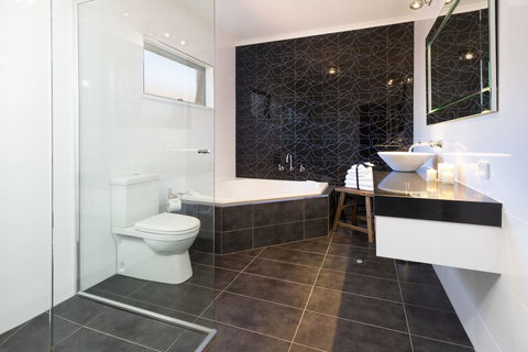 Blazing Stump Motel & Suites - C Tourism 42